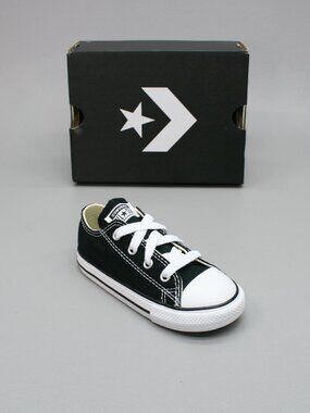 Converse Toddler/"Infant" 8 Chuck Taylor All Star Low-top Shoes Sneakers - 7J235
